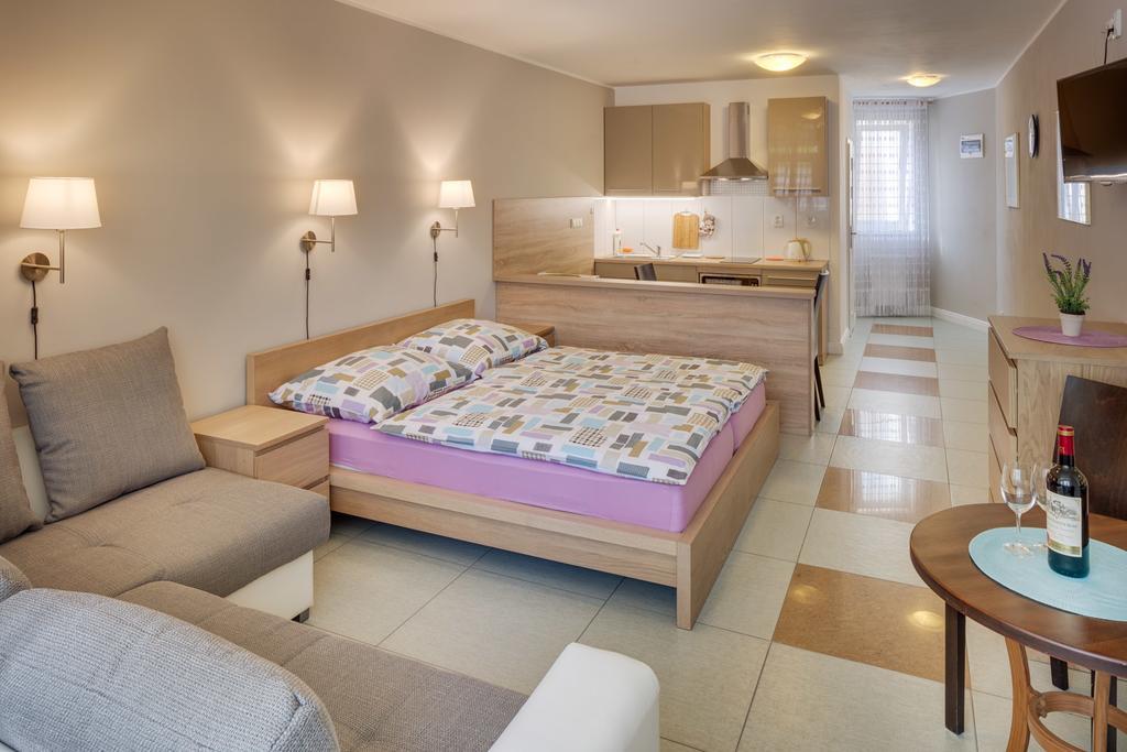 Apartements Studio 964 Líbeznice Екстериор снимка