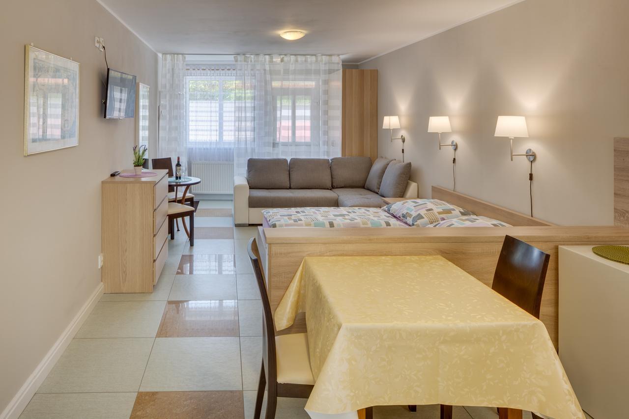 Apartements Studio 964 Líbeznice Екстериор снимка